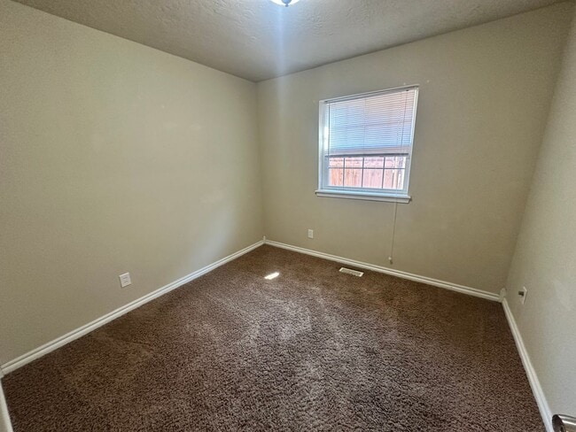 Building Photo - Beautiful 3 Bedroom Home for Rent in Norman, Oklahoma