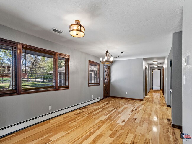 Building Photo - Gorgeous 5 Bed 4 Bath House in North Fort ...