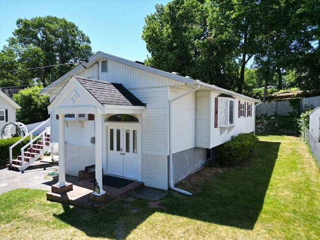 Building Photo - 5 Dietz Ct