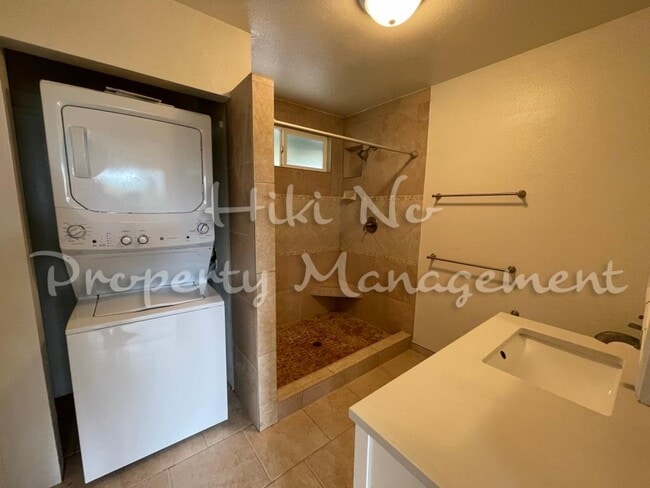 Building Photo - 74-873 Hau'oli Place