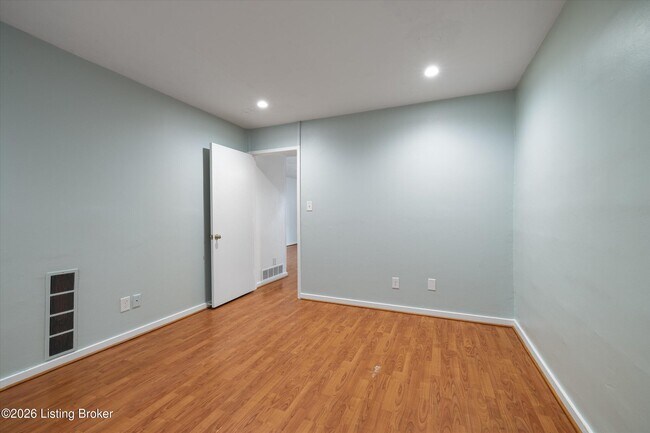 Building Photo - 1040 Cherokee Rd