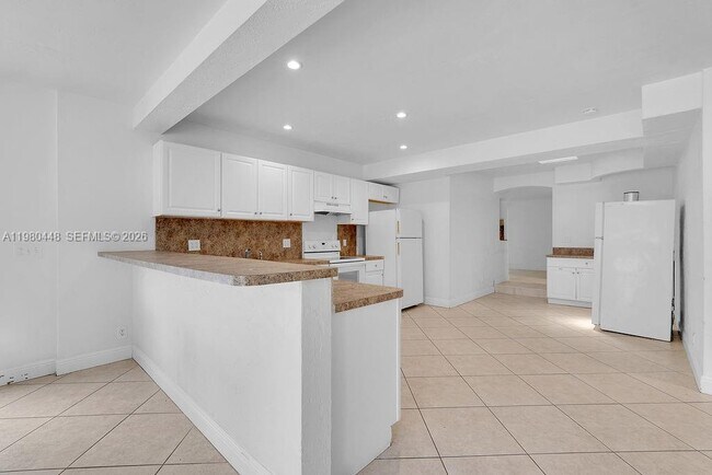 Building Photo - 2417 Pierce St