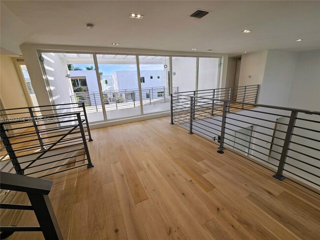 Building Photo - 10289 NW 75th Terrace