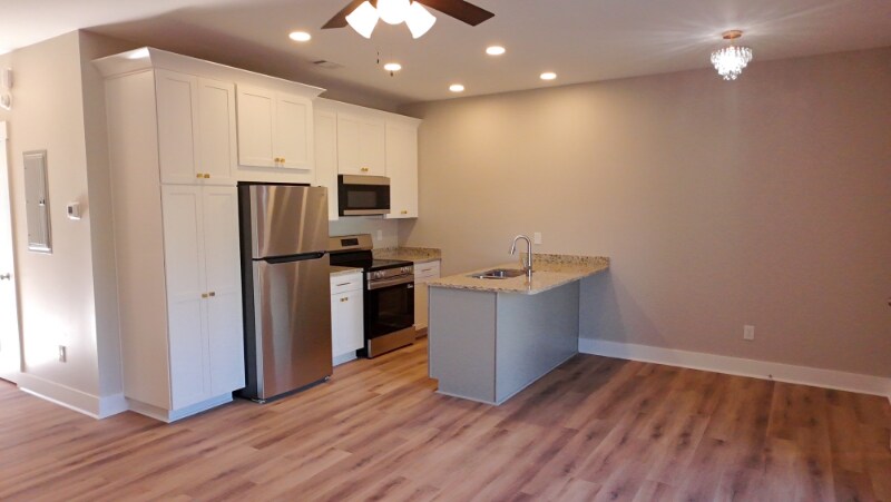 Building Photo - 231 Pineneedle Rd