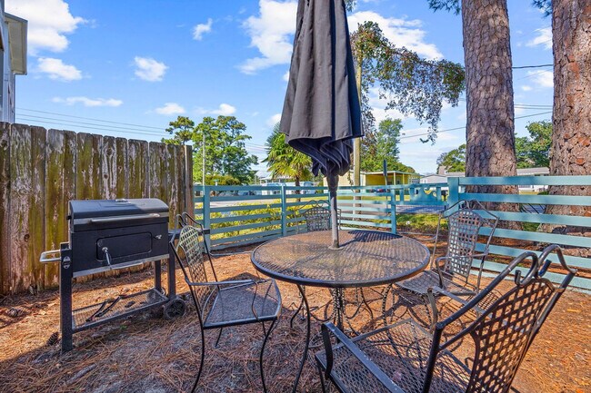 Building Photo - 347 Seabreeze Dr