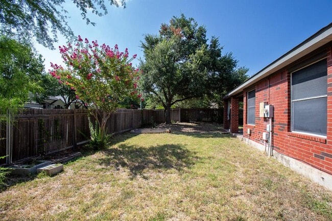 Building Photo - 1201 Springbrook Rd