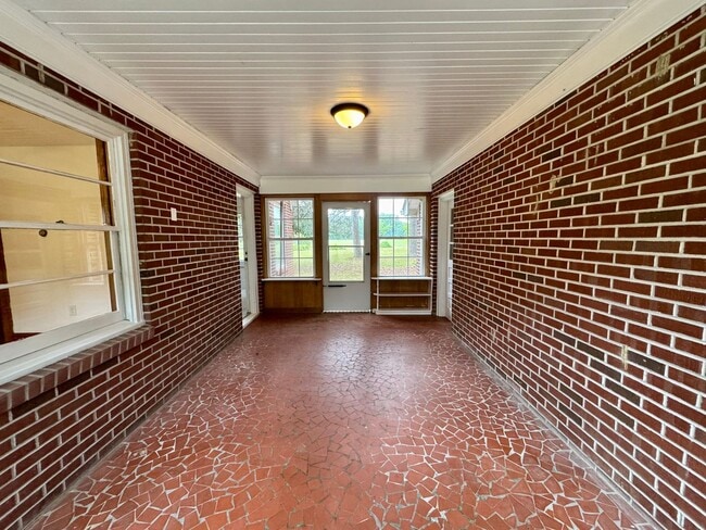 Building Photo - 395 N Carolina Hwy 343 S