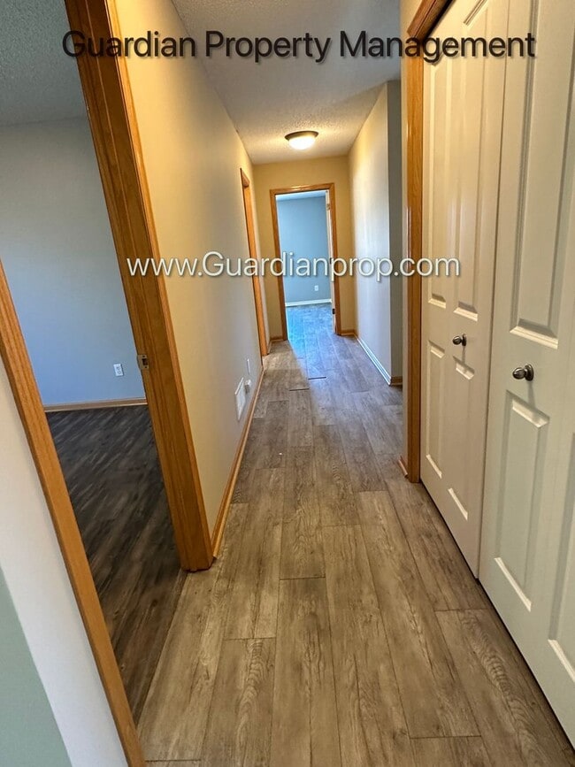 Building Photo - Brooklyn Park Single Family Home, Dishwash...