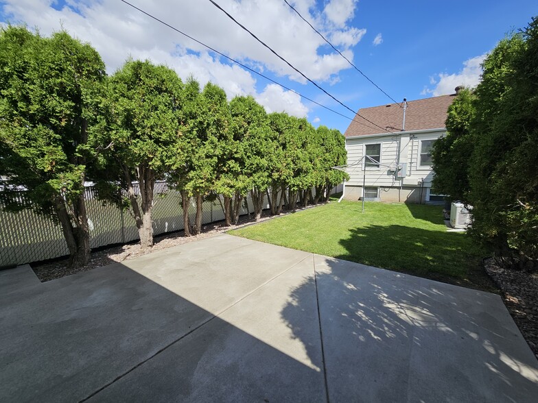 Building Photo - 1912 7th Ave S