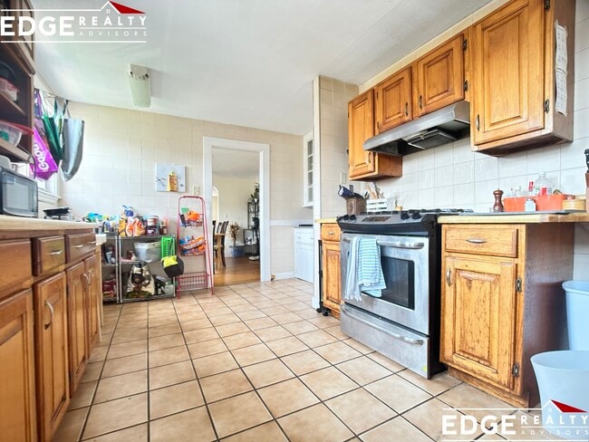 Building Photo - 115 Lanark Rd