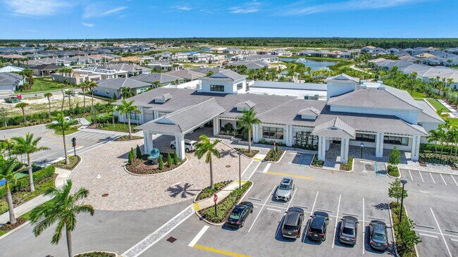 Building Photo - 9901 Regency Wy