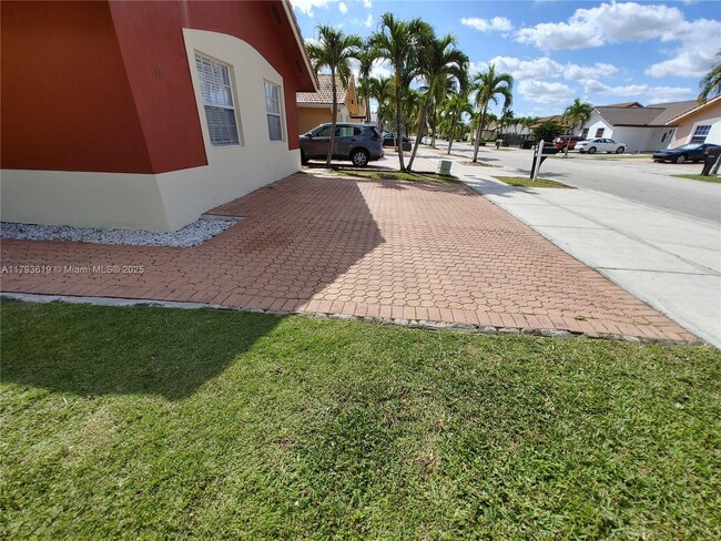 Building Photo - 1137 NW 128th Pl