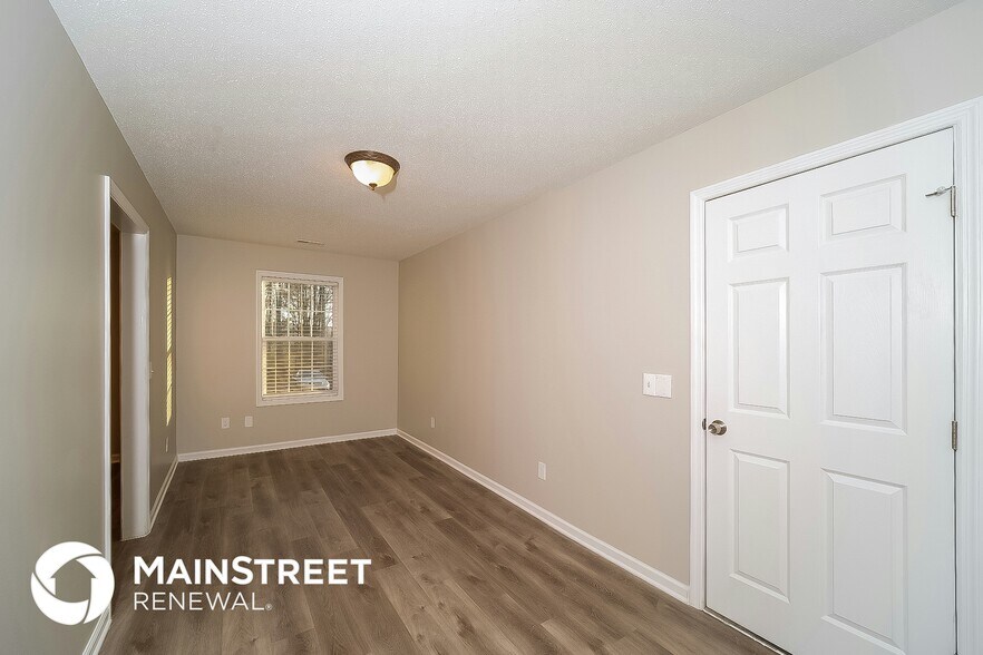 Building Photo - 107 Sioux Trce