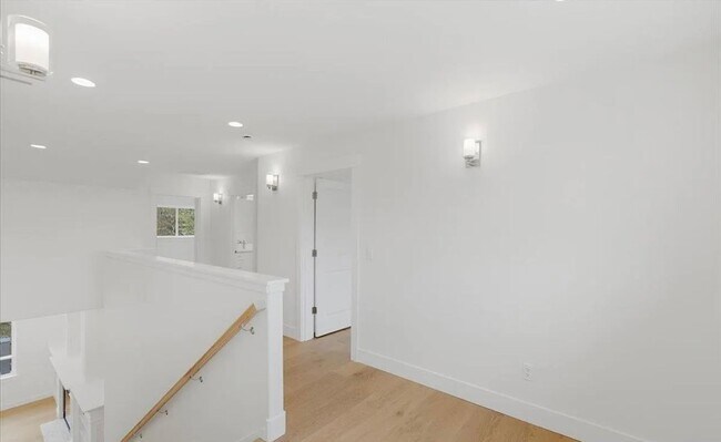 Building Photo - Spacious Custom Built Home in NW Corvallis