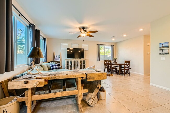 Building Photo - GATED 2-STORY HOME!