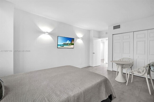 Building Photo - 780 NE 69th St