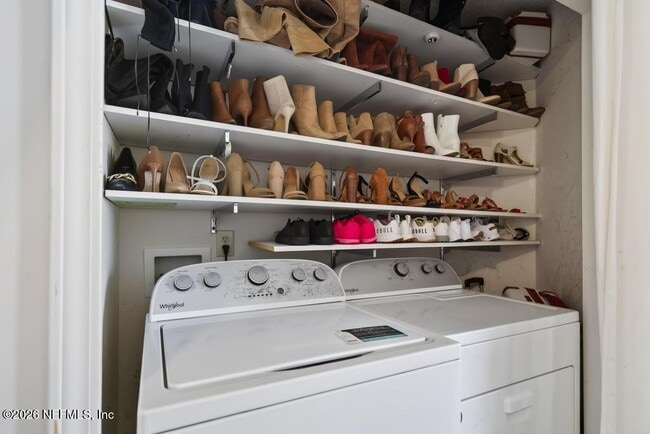 Building Photo - 805 Old Bridge Rd