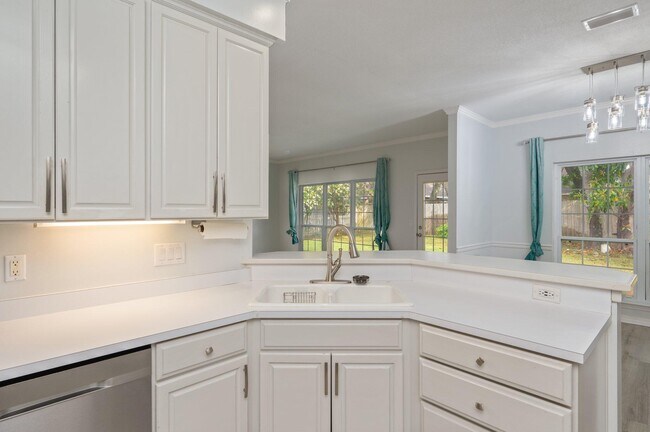 Building Photo - 1729 Wren Way