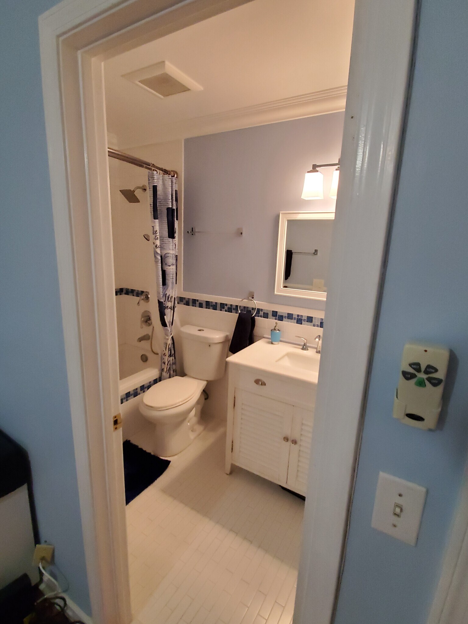 guest bathroom - 1045 Kokomo Key Ln