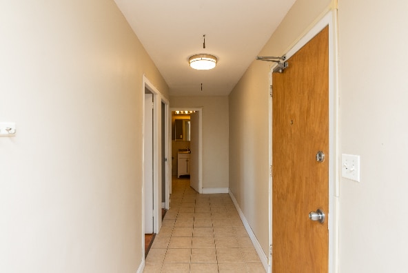 Building Photo - 708 W Bittersweet Pl