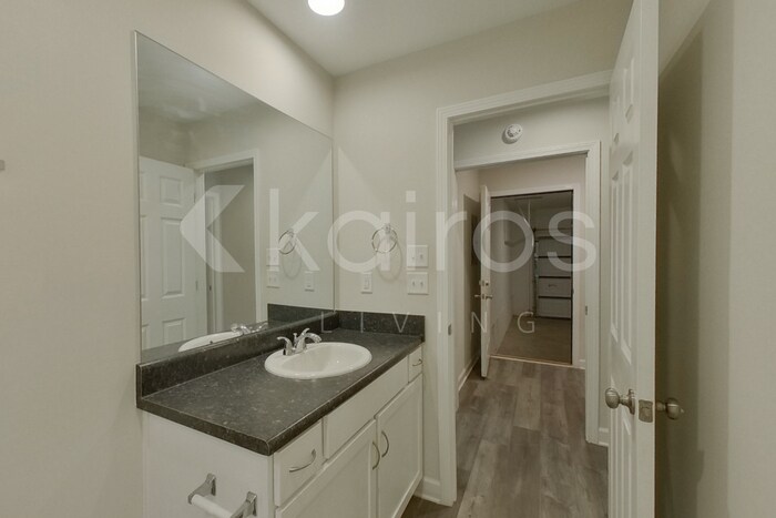 Building Photo - 1451 Maxwell Cir