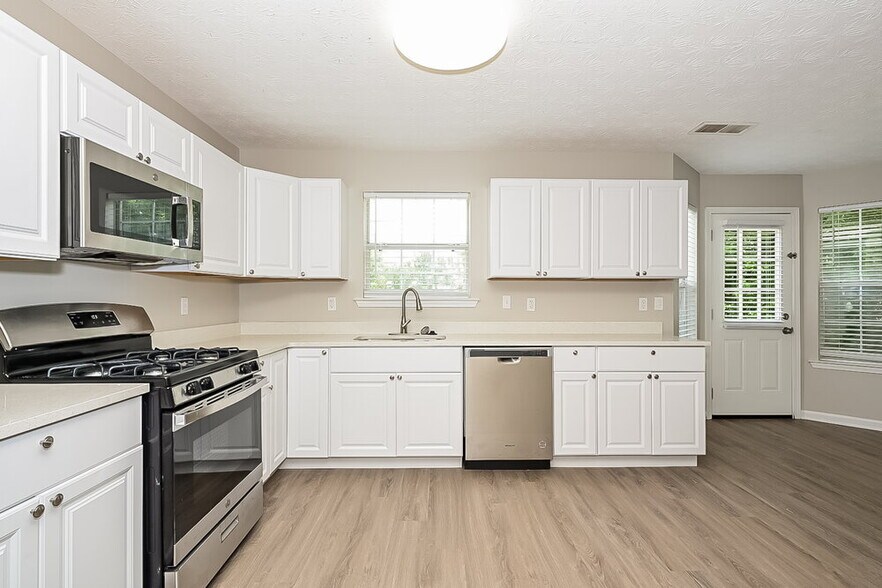 Building Photo - 468 Grove Park Dr