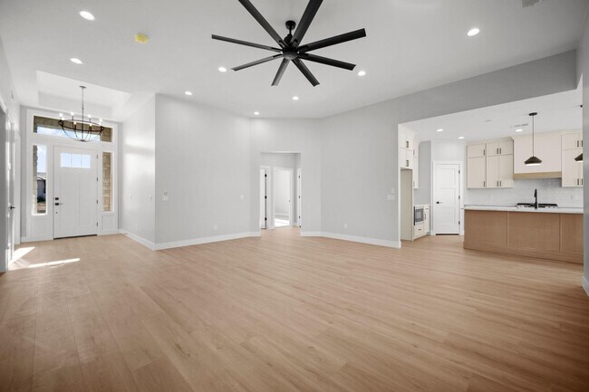 Building Photo - 362 Firerock Way