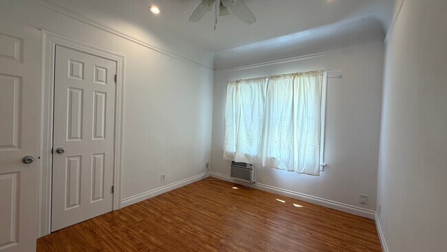 Building Photo - 422 N Spaulding Ave