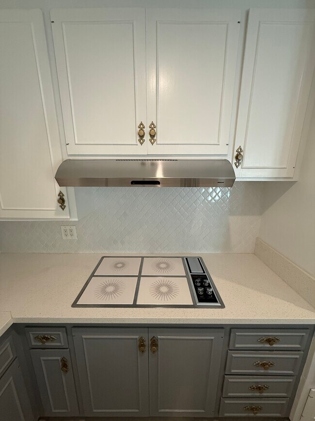 Building Photo - 1214 Rutland Rd