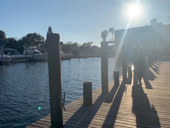 Building Photo - 244 Lexington Dr