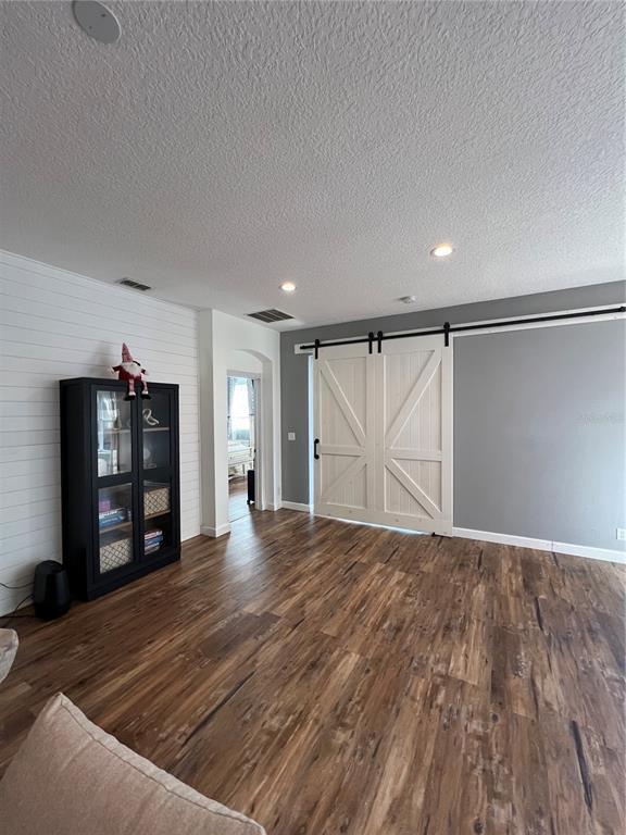 Building Photo - 221 Asterbrooke Dr