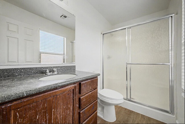 Building Photo - 1112 S Bogle Ct