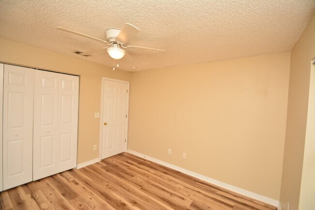 Building Photo - 44 Pine Hurst Ln