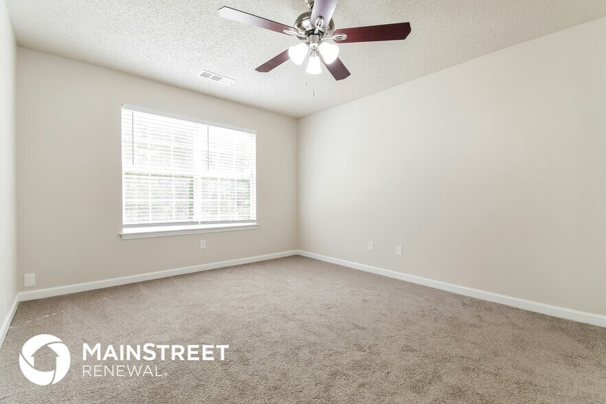 Building Photo - 4180 Clarks Tr