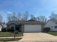 Building Photo - TWIN LAKES!! 3 BEDROOM 2 FULL BATHS!