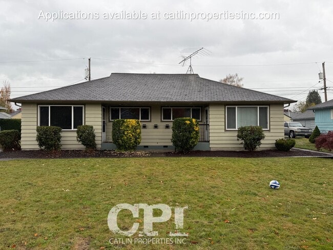 Primary Photo - 1050 19th Ave