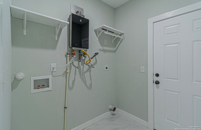 Building Photo - 210 N San Jacinto St