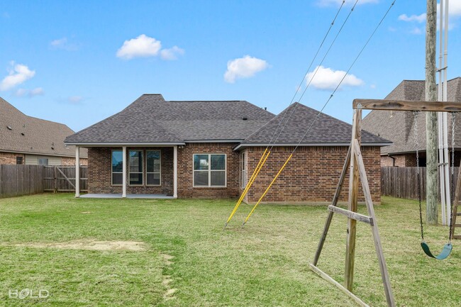 Building Photo - 3 Bedroom 2 Bath in Cypress Bend
