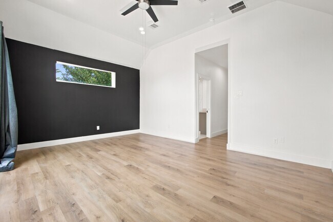Building Photo - 4217 Hare St