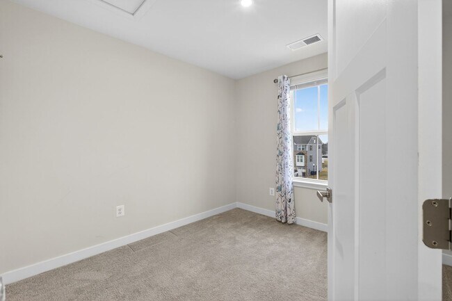 Building Photo - Baker Farm Beauty - Showings TBD