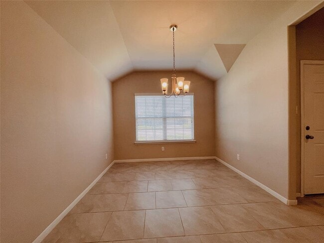 Building Photo - 8123 Carillon Way