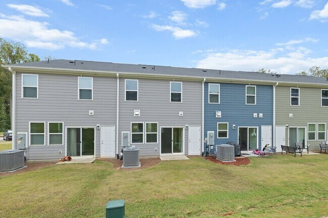 Building Photo - 3063 Spline Cir