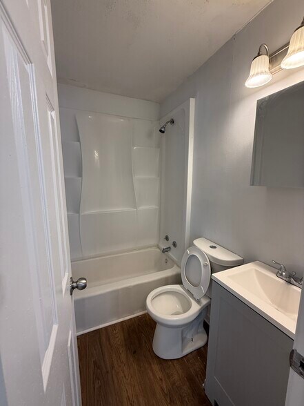 Building Photo - 1109 Arkansas St