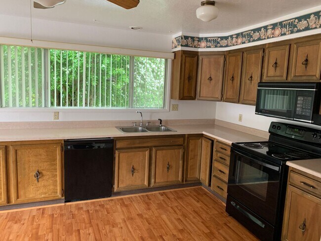 Building Photo - 1432