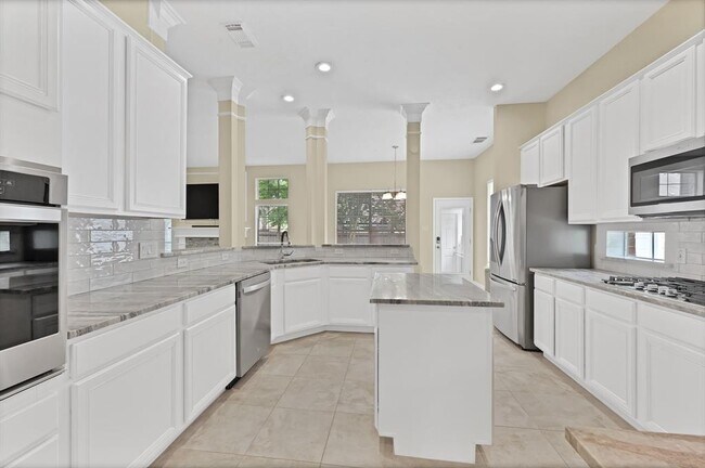 Building Photo - 31406 Capella Cir