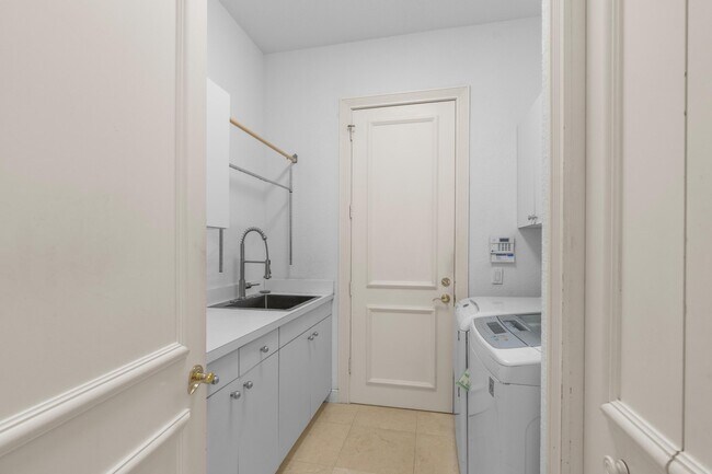 Building Photo - 19230 Fox Landing Dr