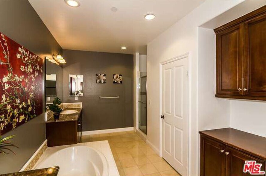 Building Photo - 12975 Agustin Pl