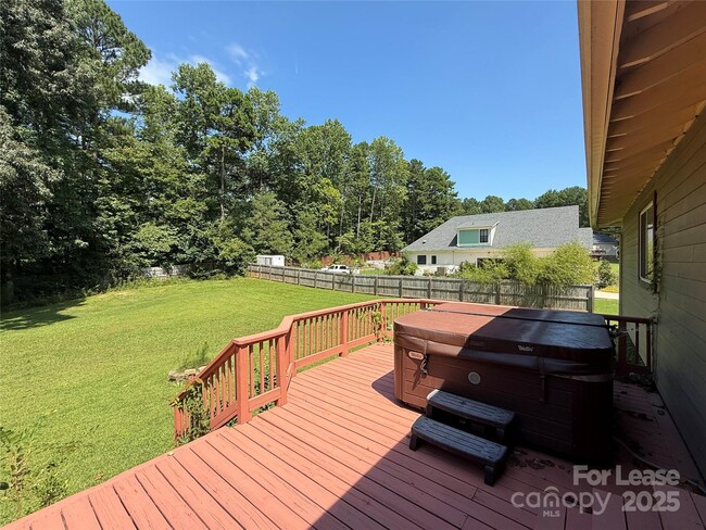 Building Photo - 120 Rustic Way Ln