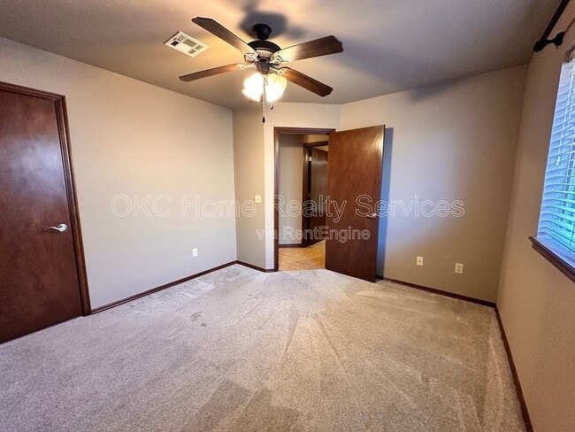 Building Photo - 13204 SW 2nd Terrace