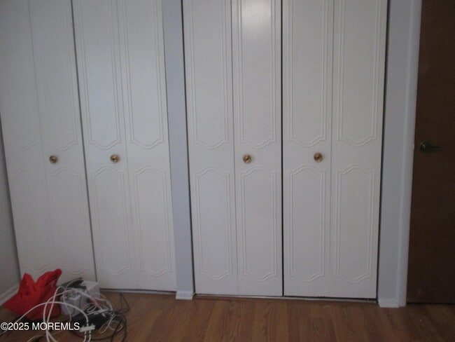 Building Photo - 469D Thornbury Ct